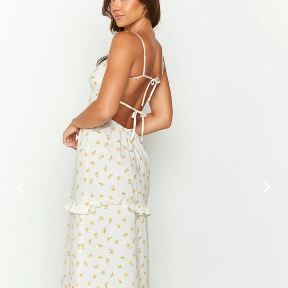 NEW WITH TAGS RUFFLE FLORAL MAXI DRESS - Picture 4 of 6